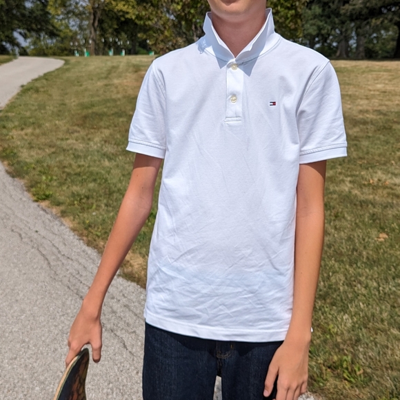 2 TOMMY HILFIGER Boys Polo Tshirts - Picture 13 of 16